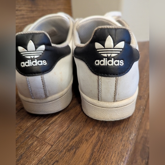 Adidas Superstar Shoes - White and Black Leather Unisex M6/W7 - Picture 12 of 17